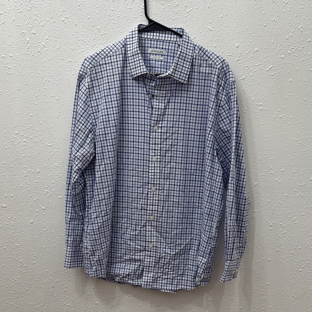 Haggar Men's Blue and White Checkered Button Down Shirt